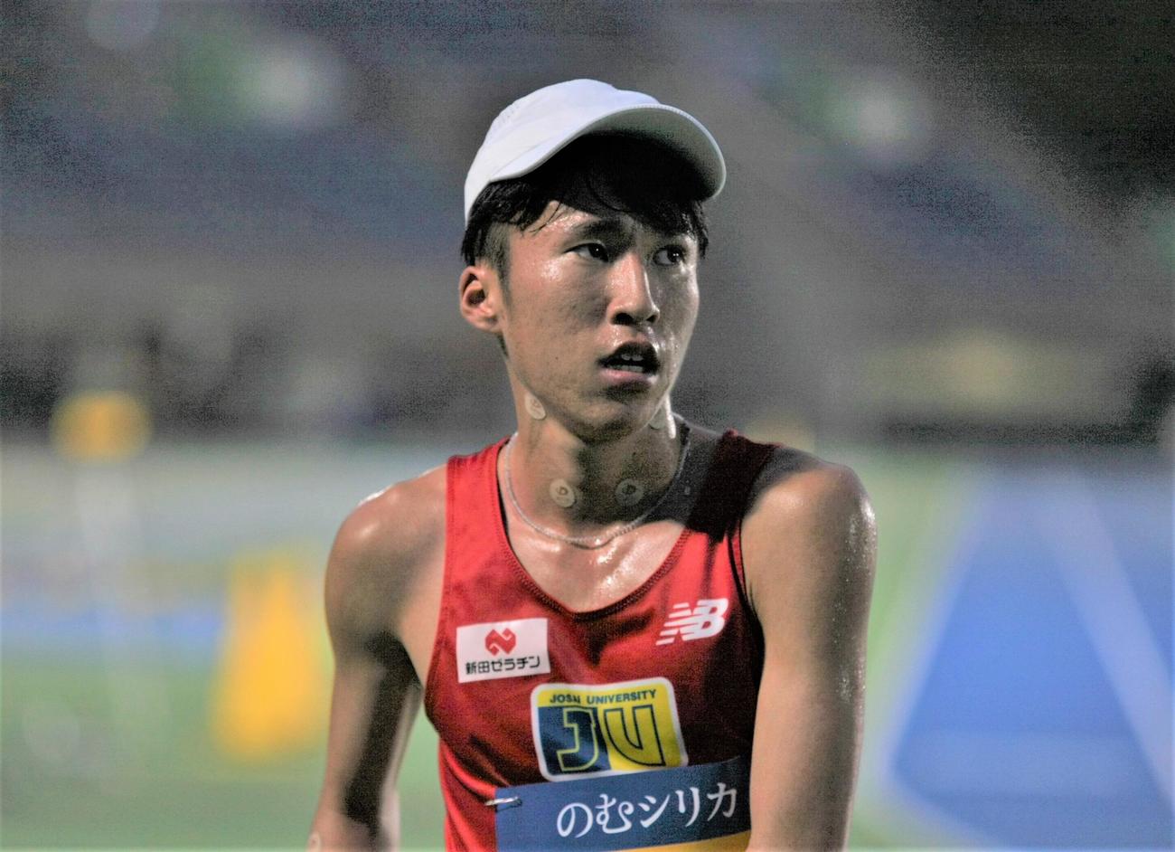 陸上の日本学生個人選手権男子1万メートル決勝で優勝した城西大・山本（撮影・藤塚大輔）