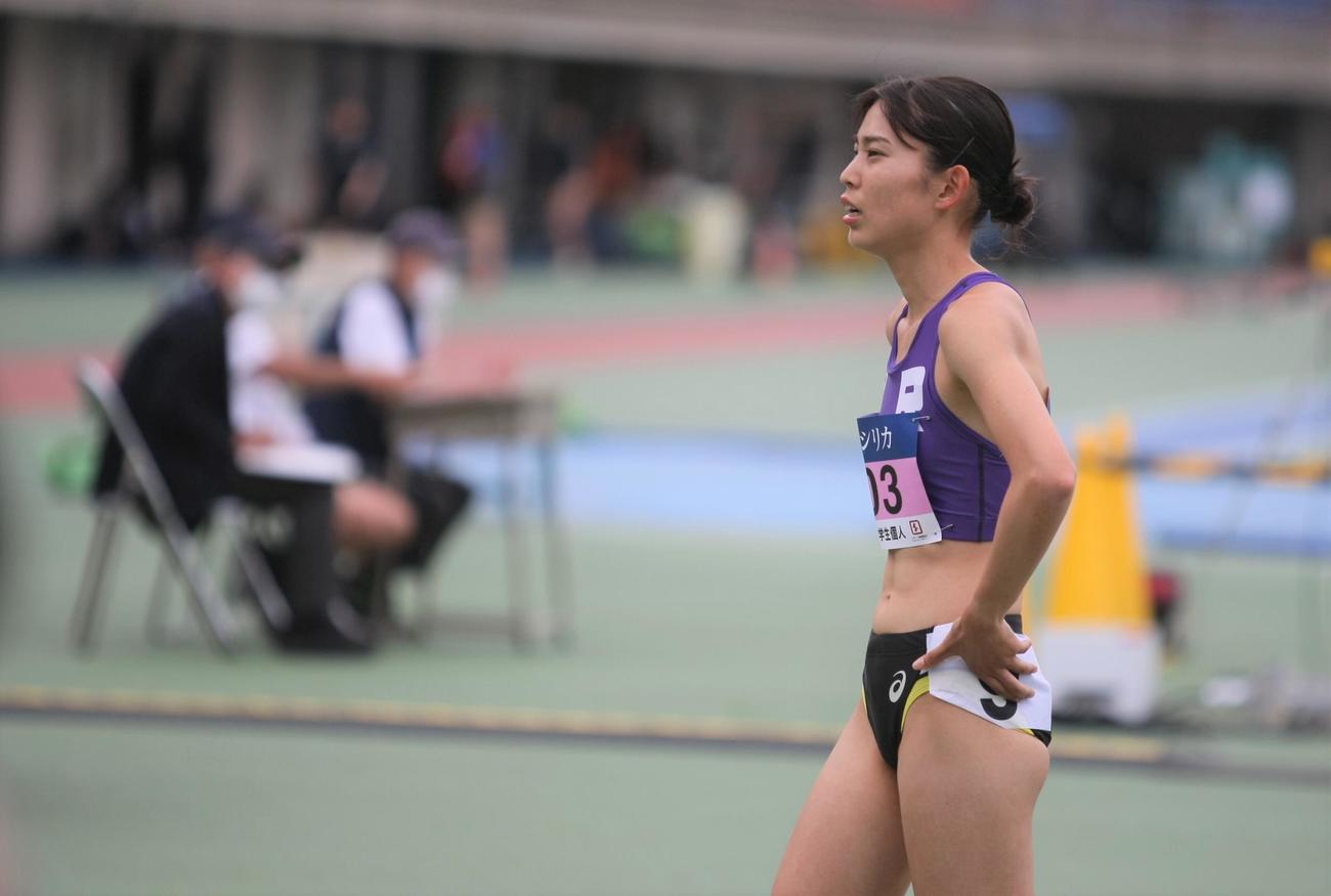陸上の日本学生個人選手権女子1500メートル決勝に出場した立教大・道下（撮影・藤塚大輔）