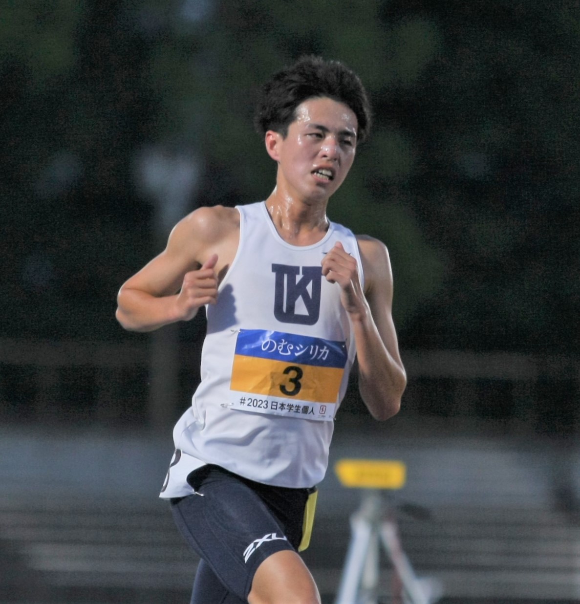 陸上の日本学生個人選手権男子1万メートル決勝に出場した関西大・亀田（撮影・藤塚大輔）