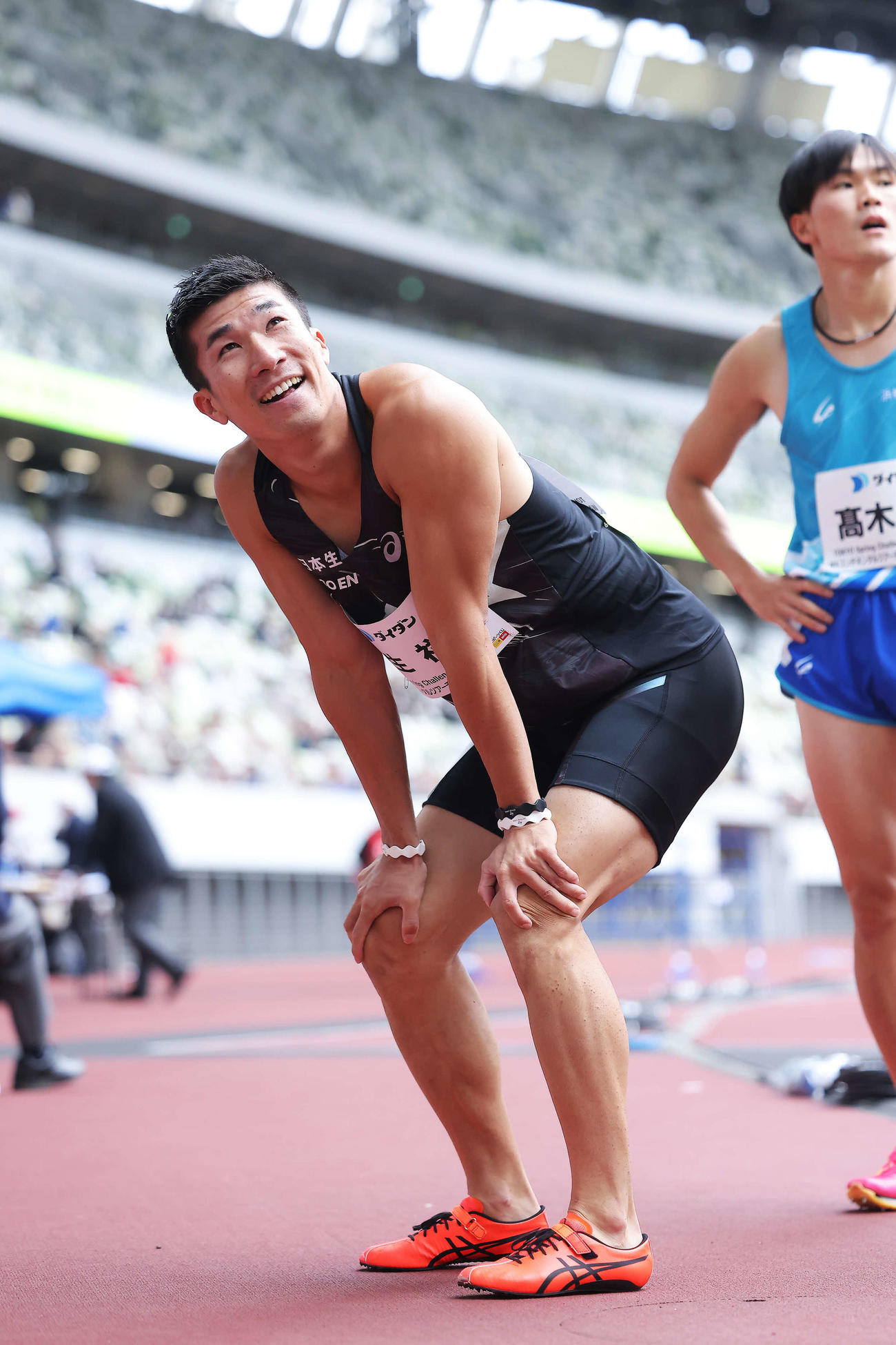 男子200メートル決勝　1着でゴールし、電光掲示板を確認する桐生（撮影・河田真司）