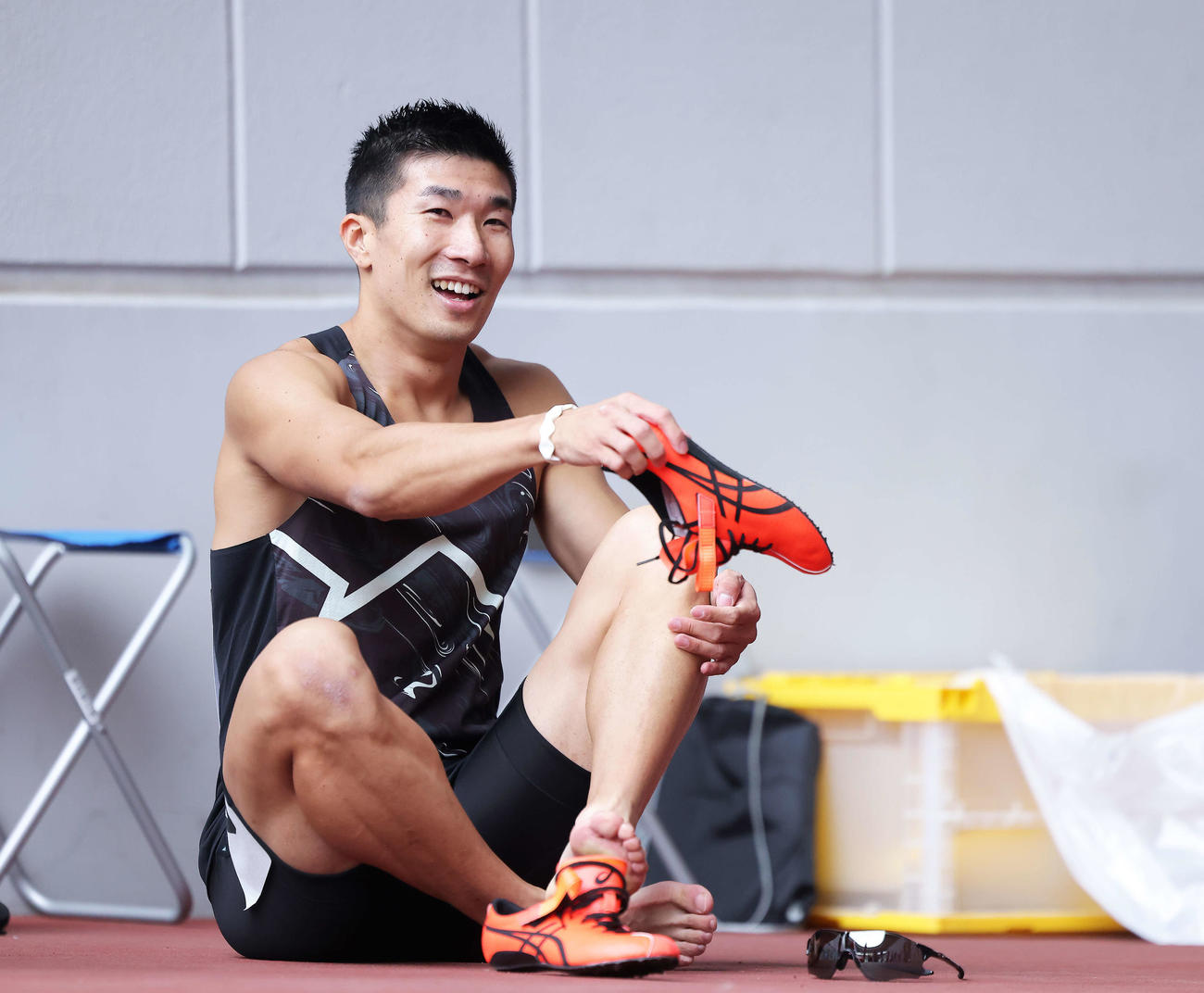 男子200メートル決勝　レース後、笑顔を見せる桐生（撮影・河田真司）