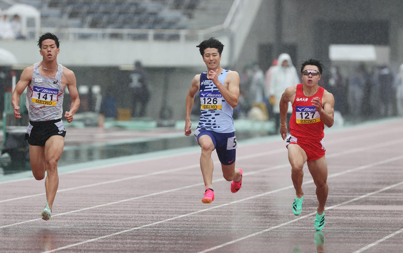 織田幹雄記念国際陸上競技大会　セイコーチャレンジ男子3組　3組6位に終わった多田修平（左から2人目）（撮影・加藤孝規）