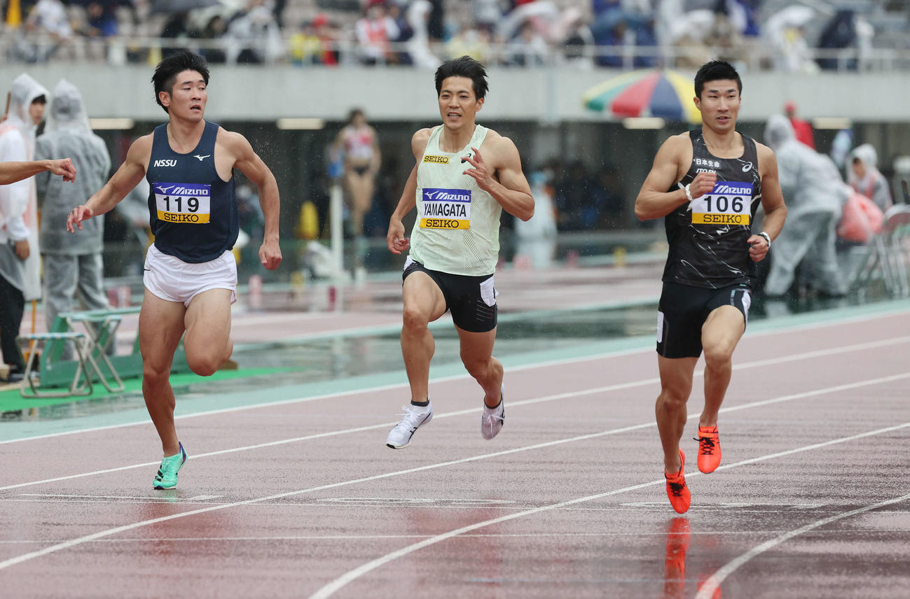 織田幹雄記念国際陸上競技大会　男子100メートル予選1組　1組5位に終わった山県亮太（中央）。右は桐生祥秀。左は林拓優（撮影・加藤孝規）