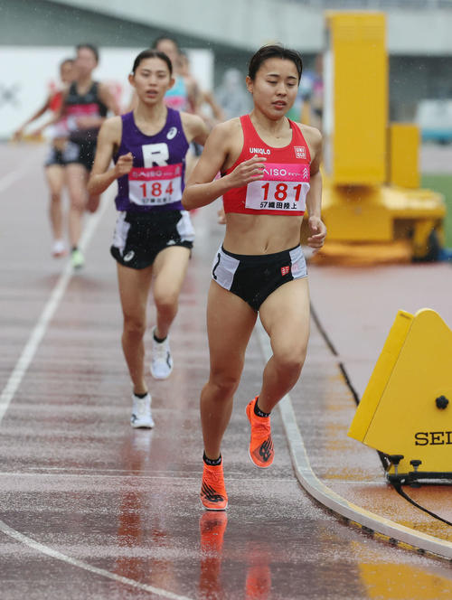 織田幹雄記念国際陸上競技大会 女子1500メートル 力走する後藤夢(撮影・加藤孝規)