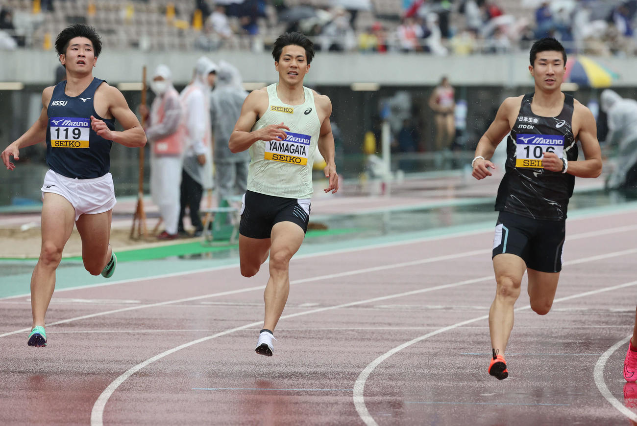 織田幹雄記念国際陸上競技大会　男子100メートル予選1組　1組5位に終わった山県亮太（中央）。右は桐生祥秀。左は林拓優（撮影・加藤孝規）