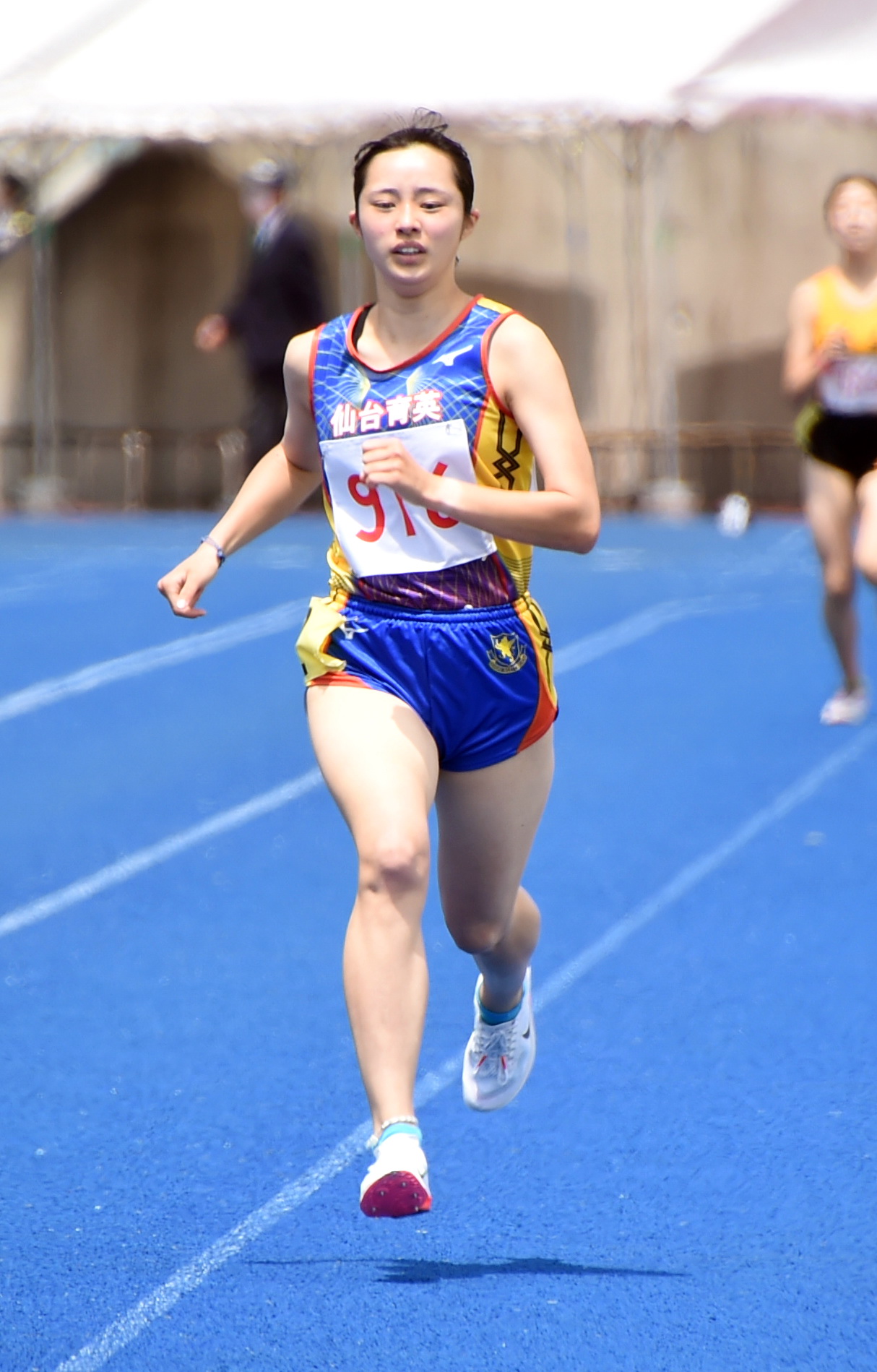 女子1500メートルで優勝した水越