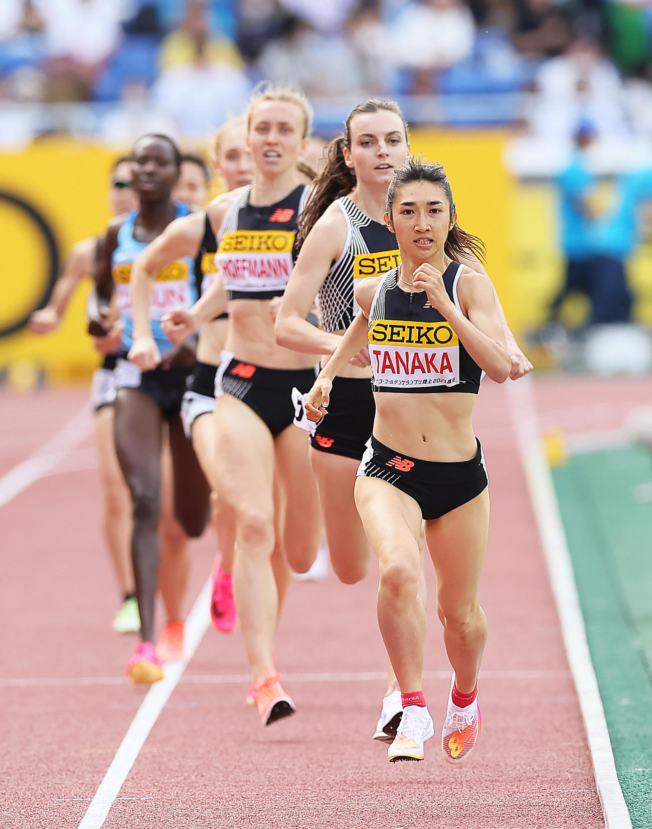女子1500メートル決勝で優勝した田中（右端）（撮影・足立雅史）