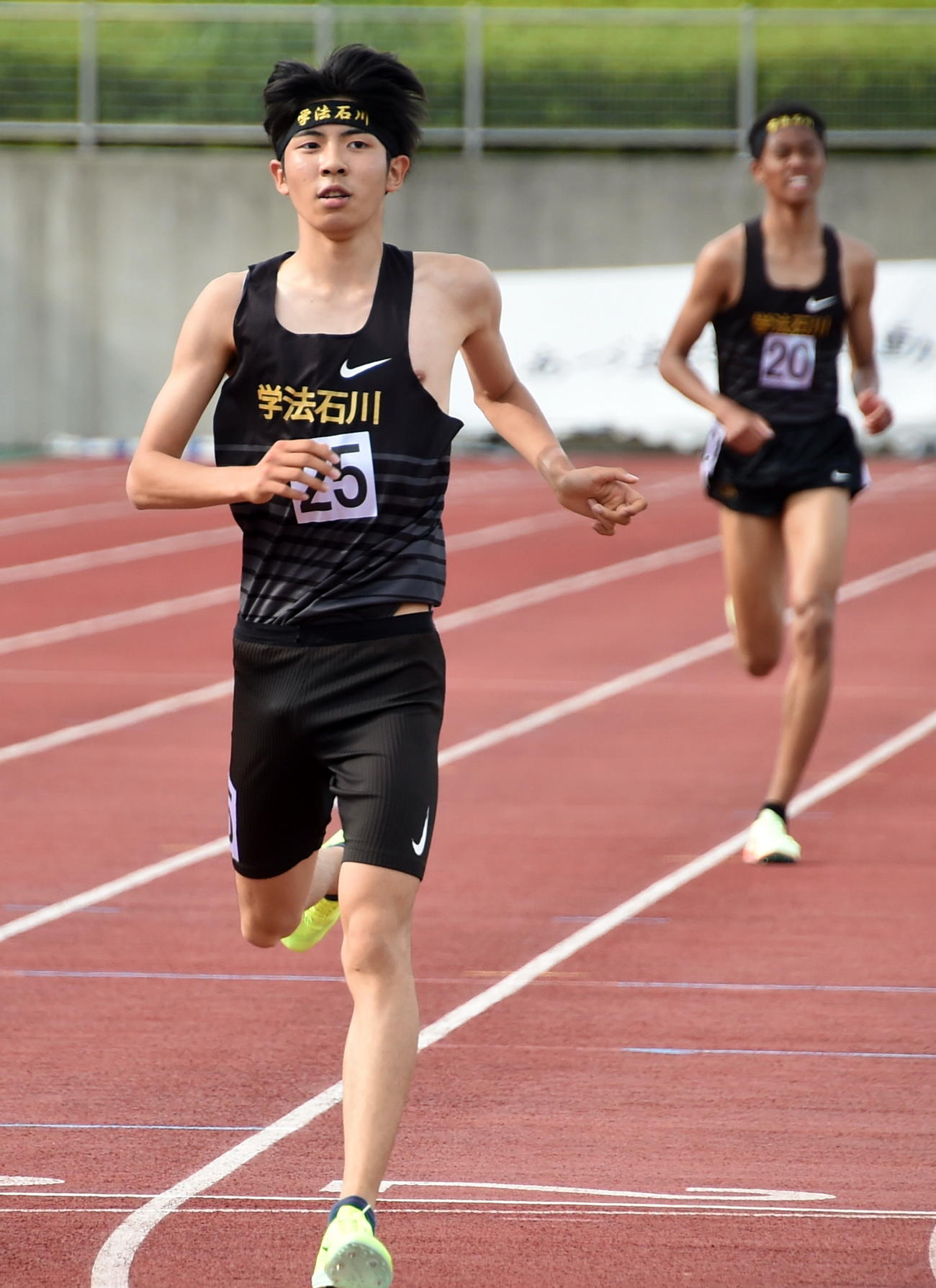 男子5000メートルで3位に入った学法石川・増子（左）と同・4位の馬場（撮影・山田愛斗）