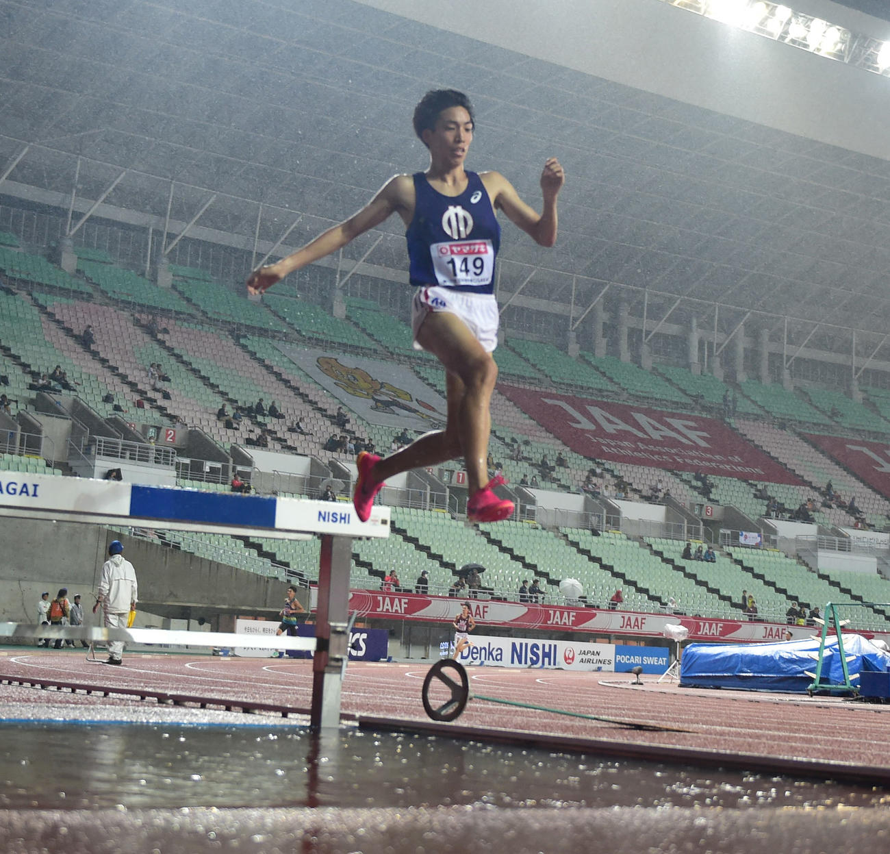 日本陸上競技選手権大会　男子3000メートル障害　8分21秒41で優勝した三浦龍司（撮影・清水貴仁）