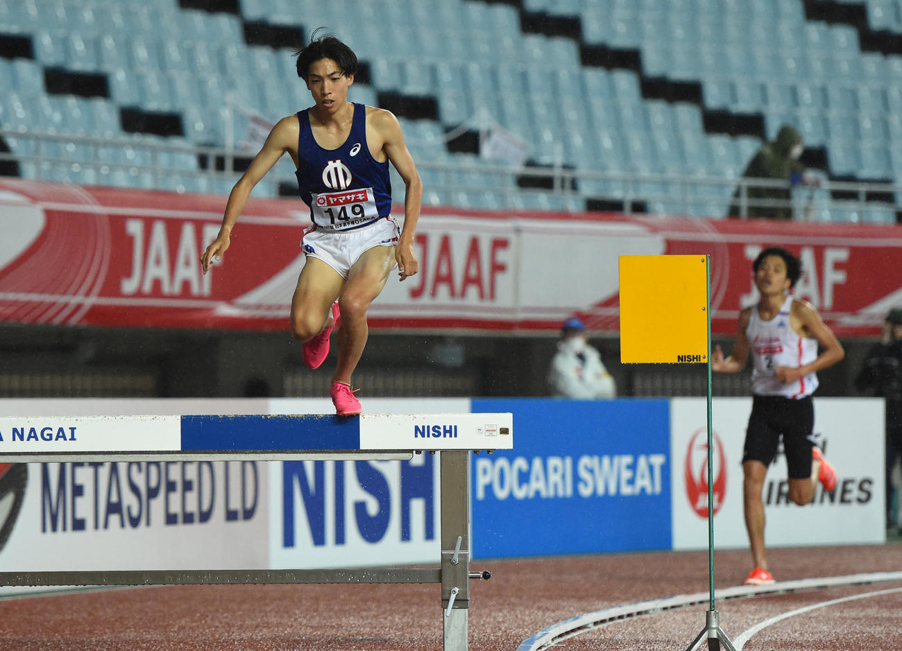 日本陸上競技選手権大会　男子3000メートル障害　8分21秒41で優勝した三浦龍司（撮影・清水貴仁）