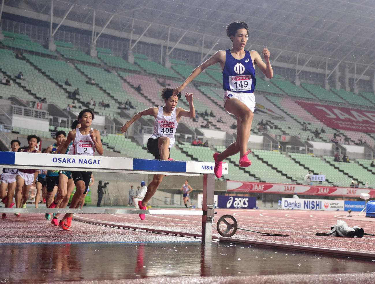 日本陸上競技選手権大会　男子3000メートル障害　8分21秒41で優勝した三浦龍司（撮影・清水貴仁）