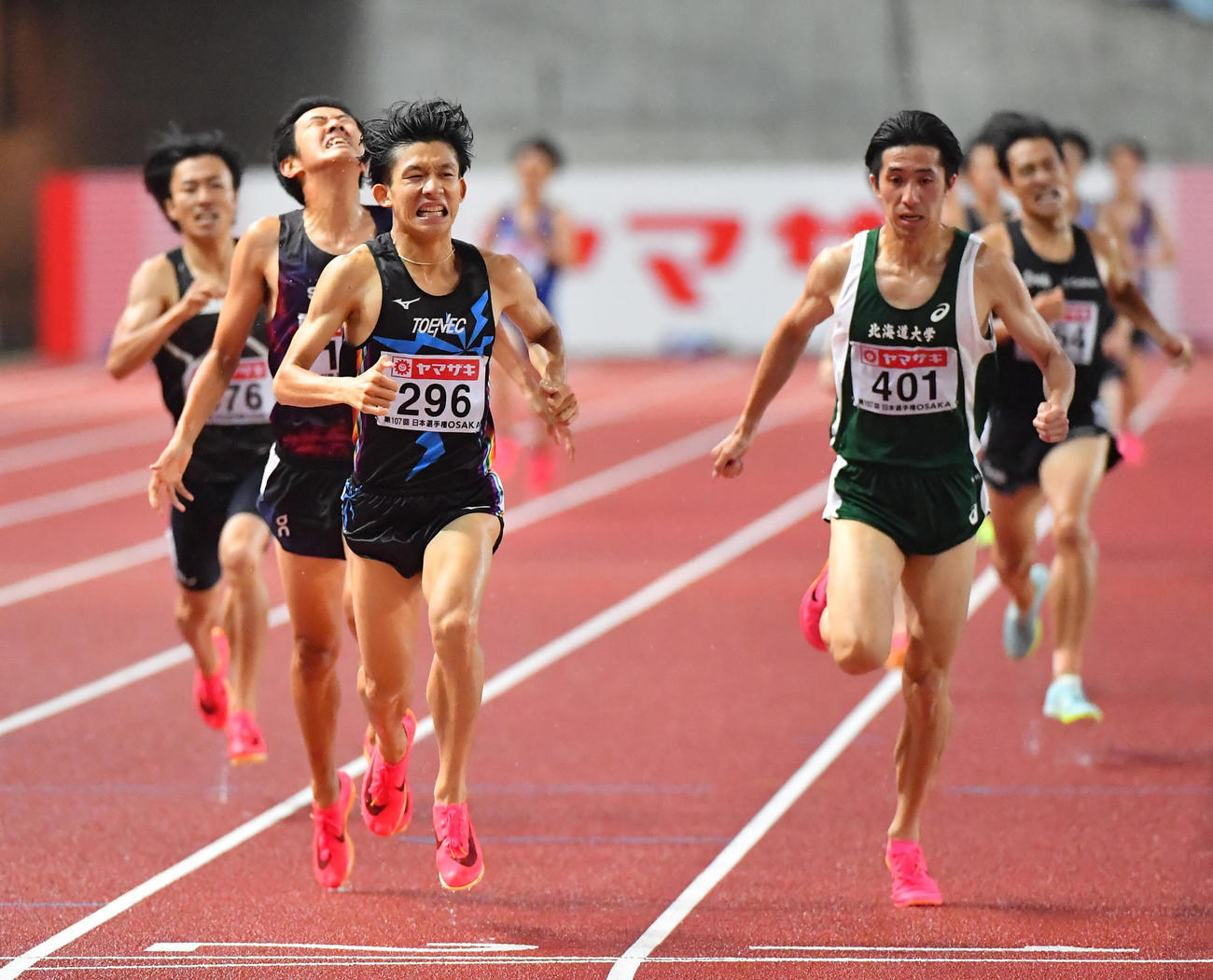 日本陸上競技選手権大会　男子1500メートル決勝　3分38秒45で優勝した河村一輝（296番）（撮影・清水貴仁）