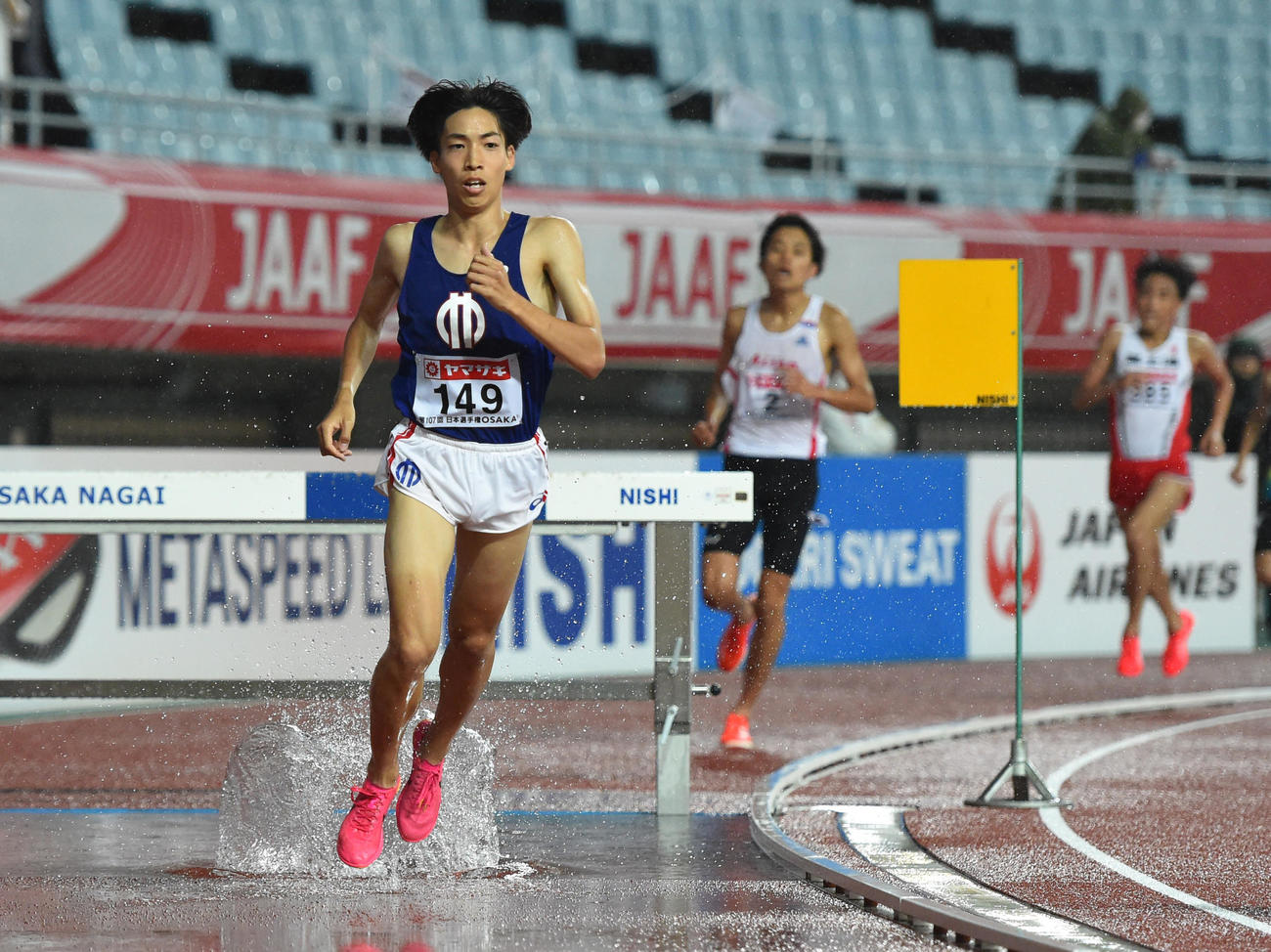 日本陸上競技選手権大会　男子3000メートル障害　8分21秒41で優勝した三浦龍司（撮影・清水貴仁）