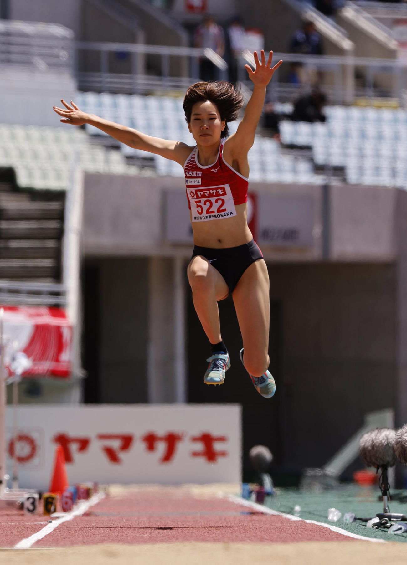 日本陸上競技選手権大会　女子三段跳び　14メートル16の日本記録で優勝した森本麻里子（撮影・藤尾明華）