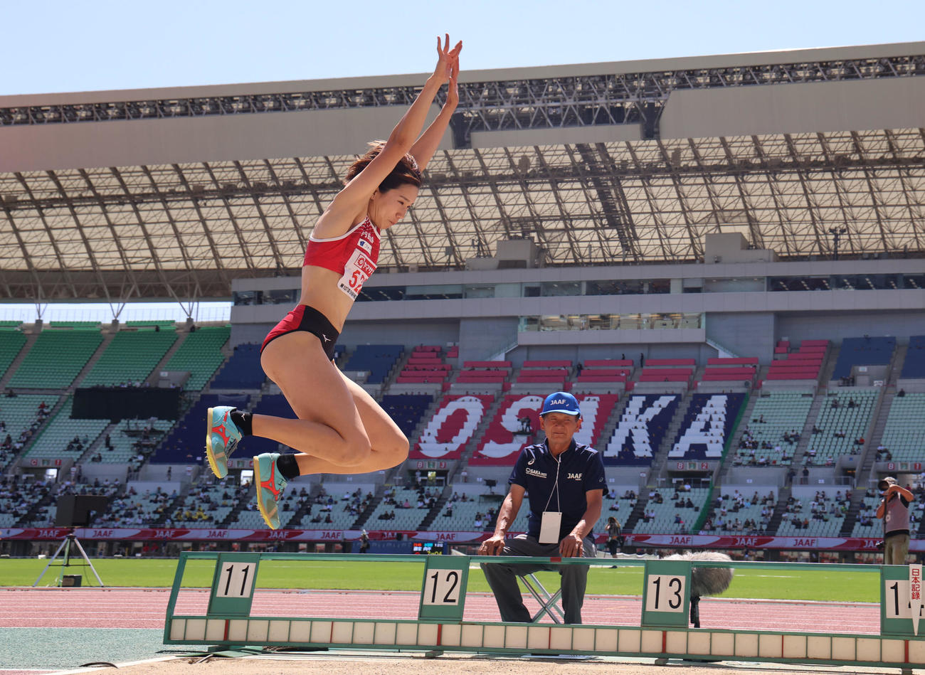 日本陸上競技選手権大会　女子三段跳び　14メートル16の日本記録で優勝した森本麻里子（撮影・藤尾明華）