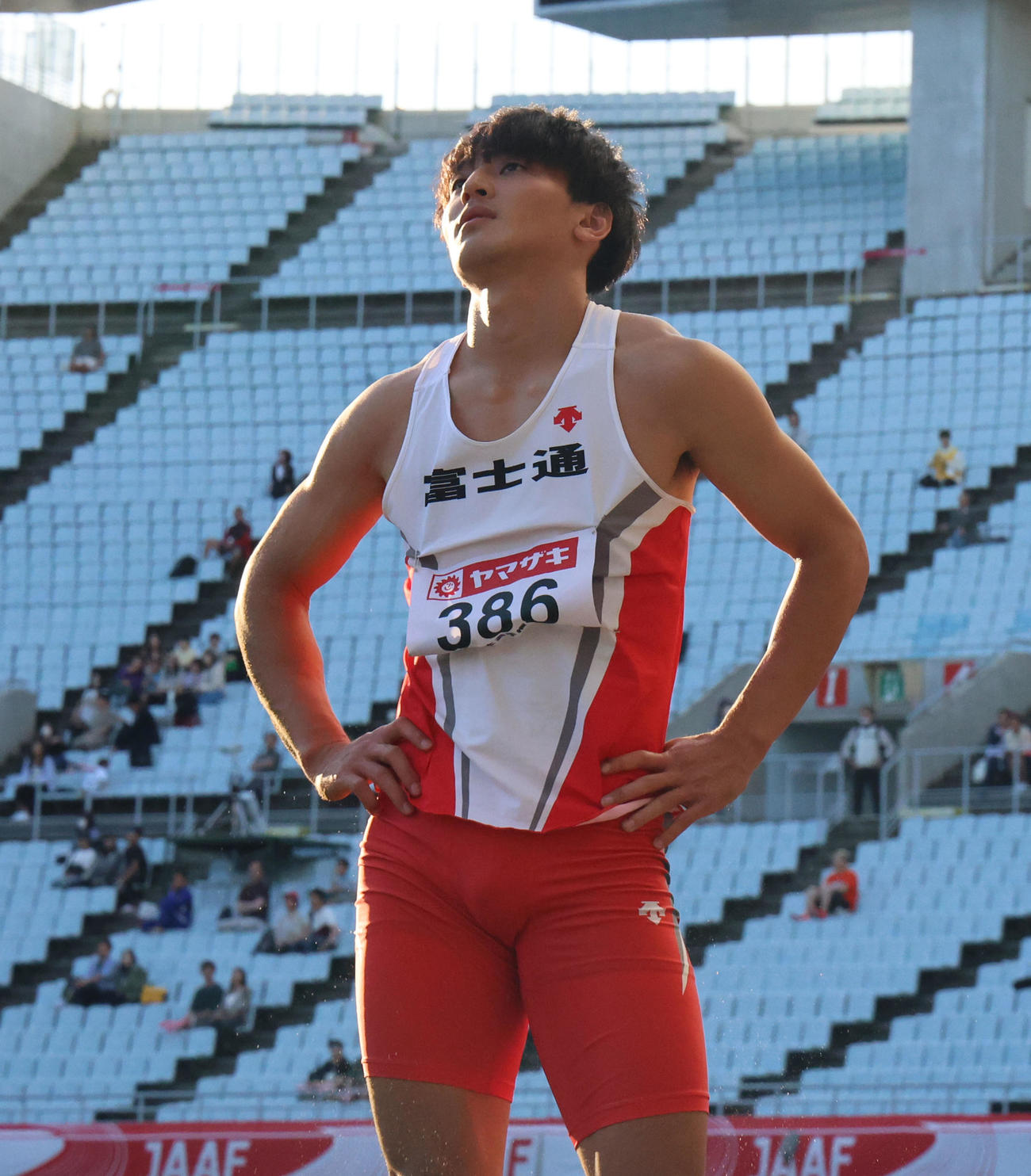 日本陸上競技選手権大会　男子走り幅跳び　最後の跳躍を終え悔しそうにする橋岡優輝。8メートル6で2位に終わった（撮影・藤尾明華）