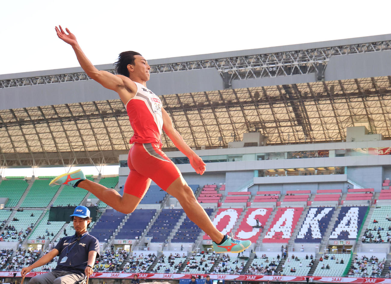 日本陸上競技選手権大会　男子走り幅跳びで8メートル6で2位に終わった橋岡優輝（撮影・藤尾明華）