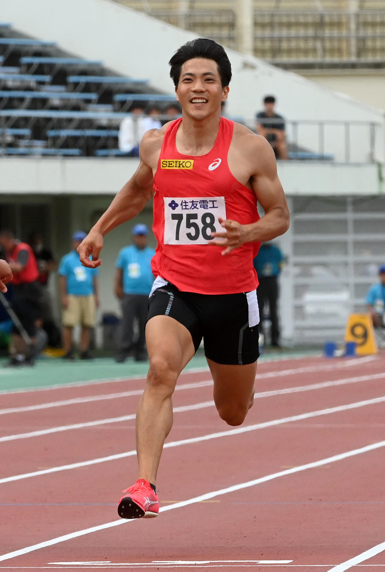 GP男子100メートルB決勝で優勝した山縣（撮影・前岡正明）