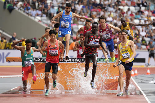 男子3000m障害予選　予選2組に出場した砂田晟弥（左から2人目）（AP）