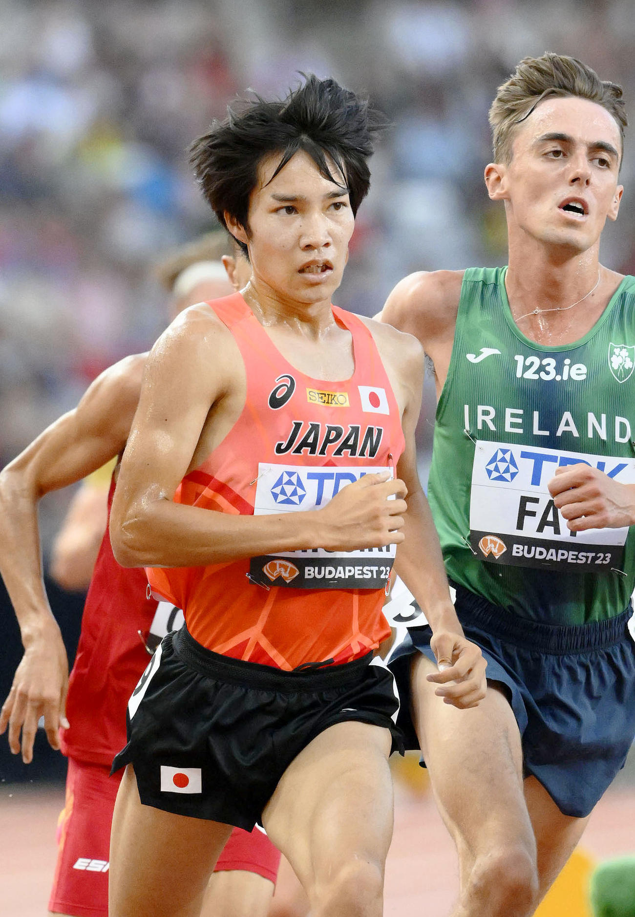男子5000メートル予選　力走する塩尻和也（共同）