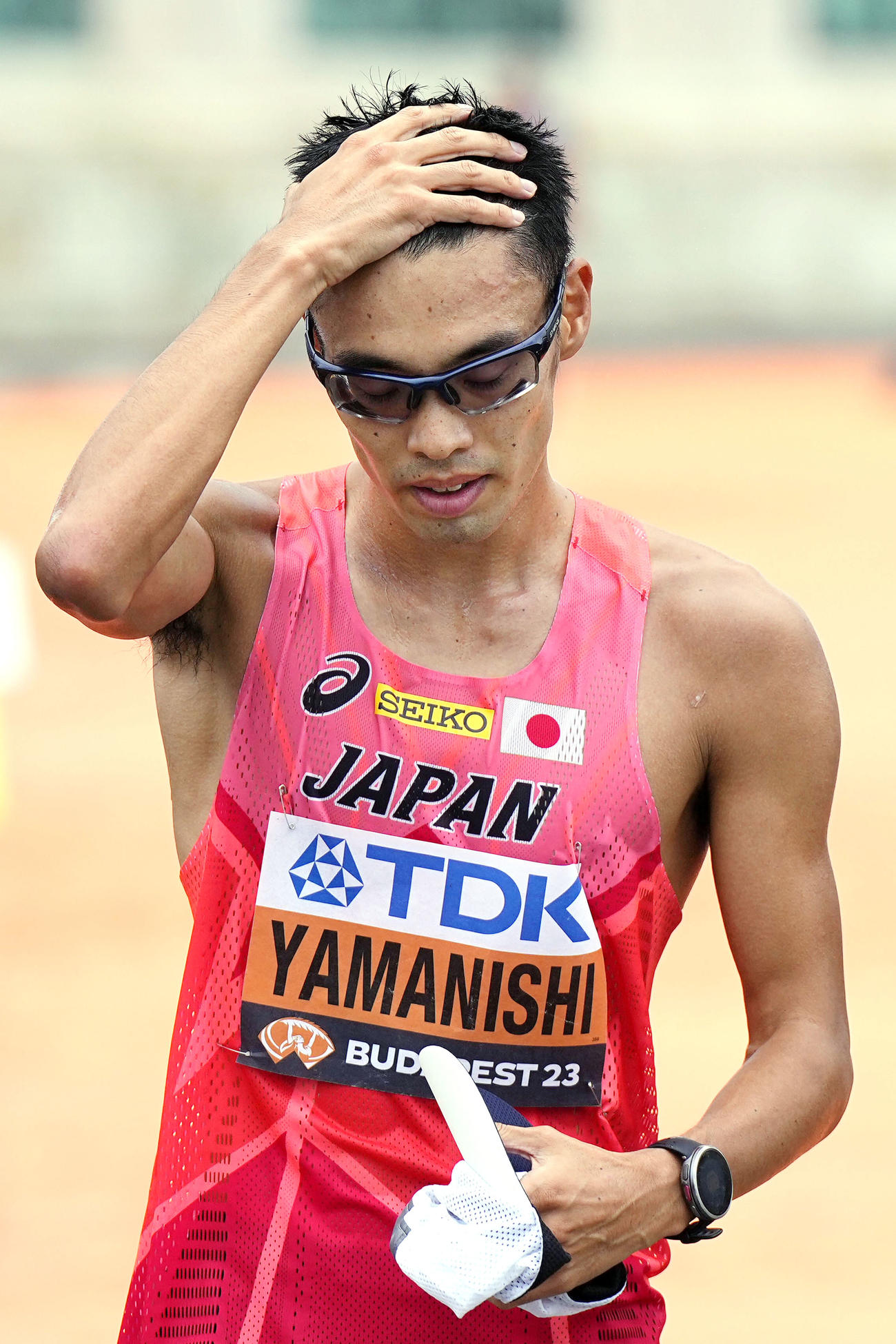 男子20キロ競歩　24位でゴールした山西（共同）
