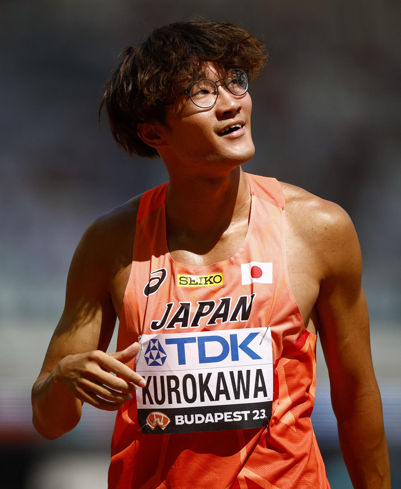 男子400m障害で準決勝進出を決め笑顔の黒川（ロイター）