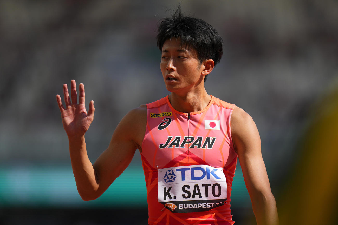 男子400m予選　日本新記録で準決勝進出を決めた佐藤拳太郎（AP）