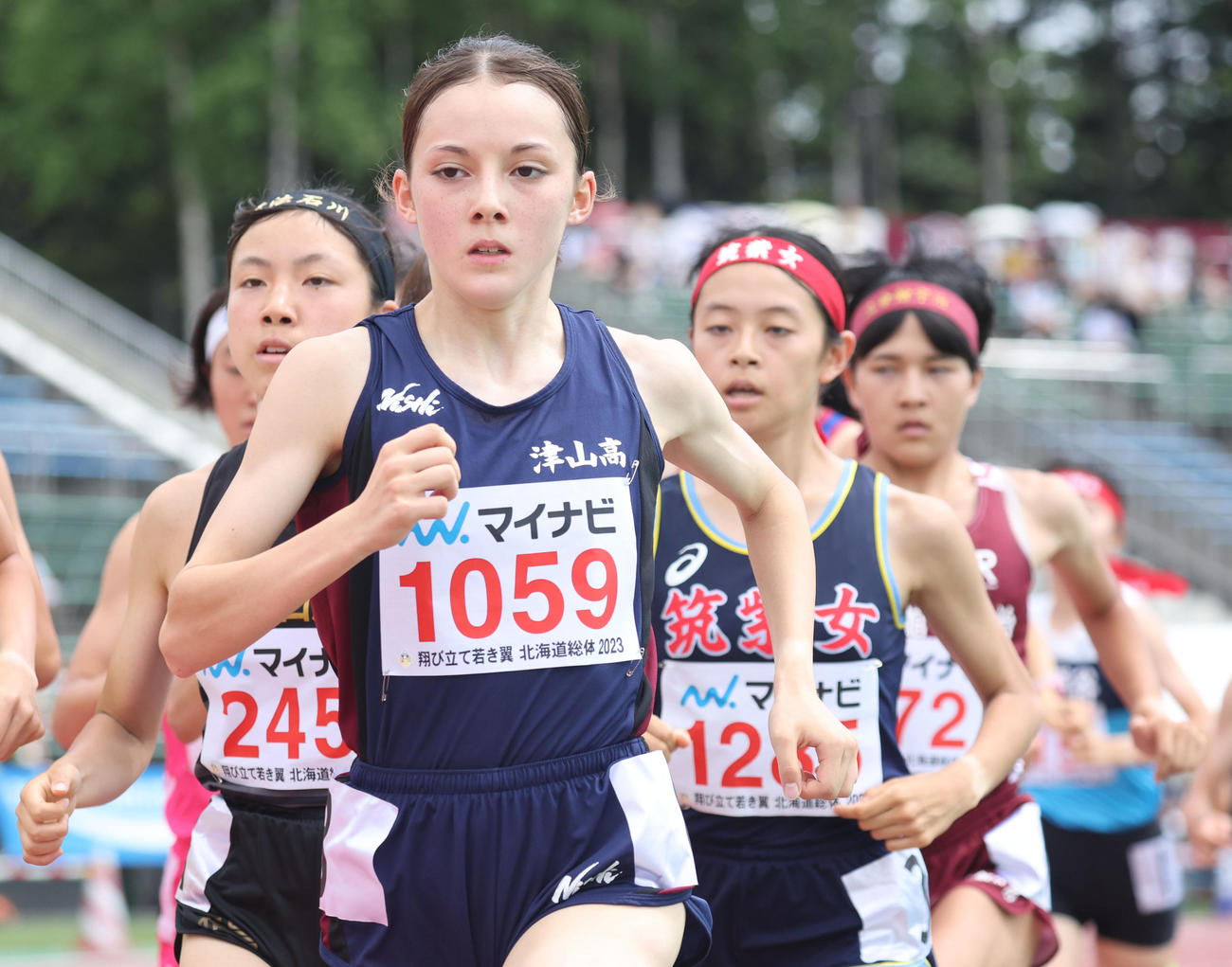 ドルーリー朱瑛里（手前＝2023年8月2日撮影）