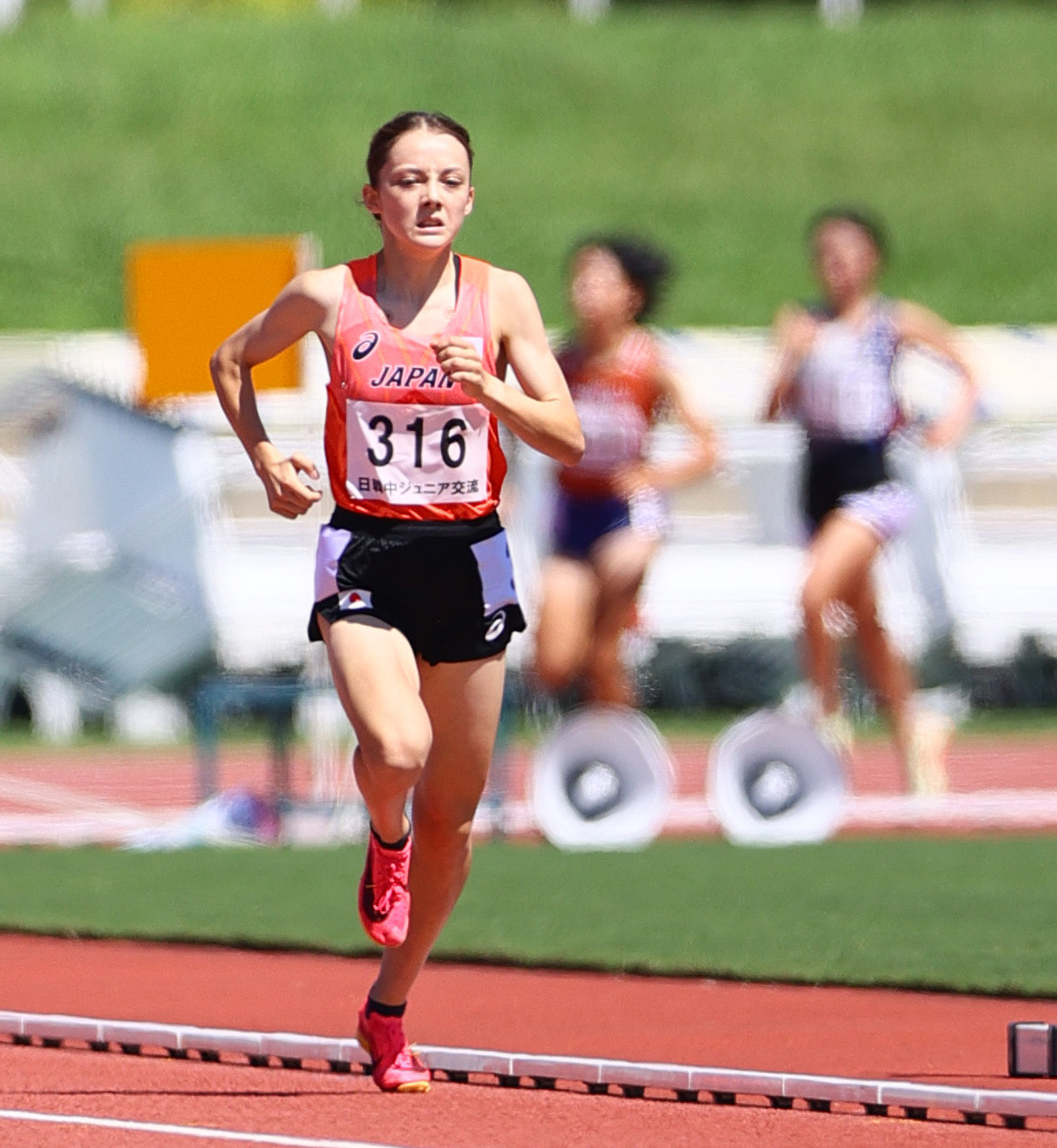 女子1500メートルで力走するドルーリー朱瑛里（撮影・上山淳一）