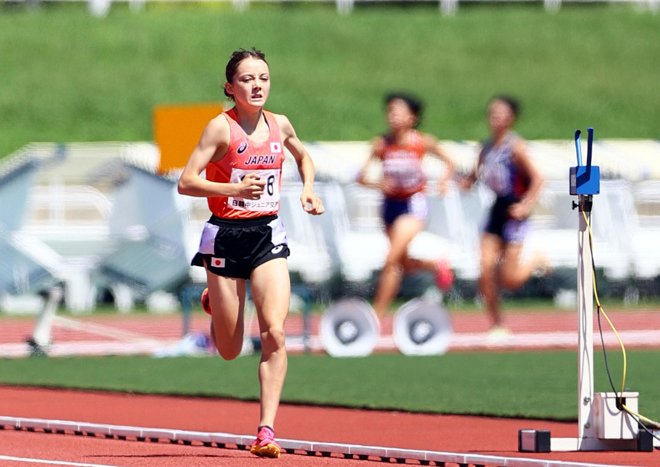 女子1500メートルで力走するドルーリー朱瑛里（撮影・上山淳一）