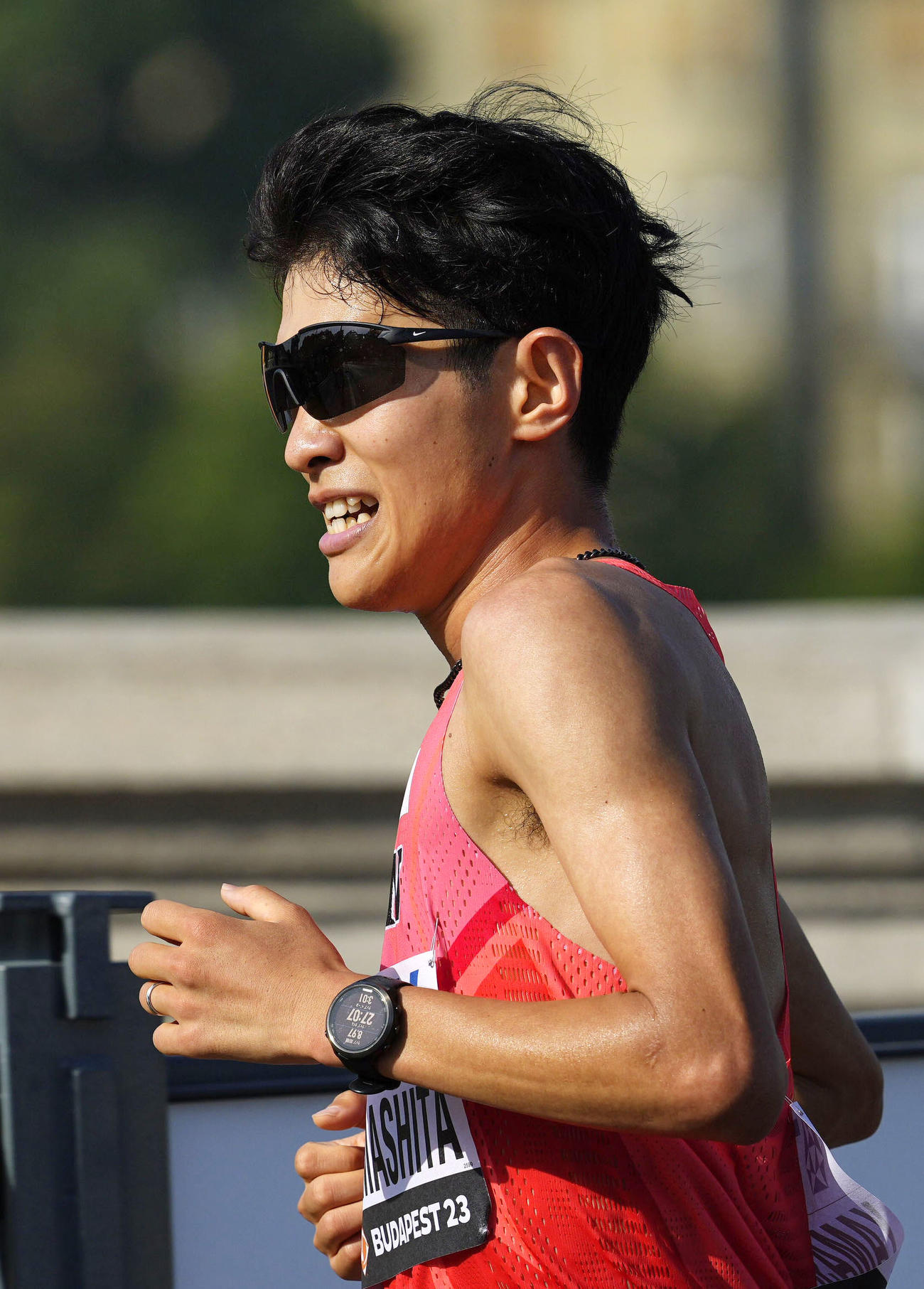 男子マラソン　レース終盤、力走する山下（共同）