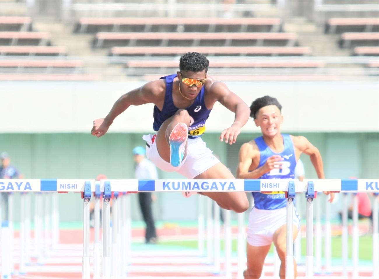 日本学生対校選手権男子110メートル障害準決勝　13秒71で決勝進出を決めた順大・村竹（撮影・藤塚大輔）