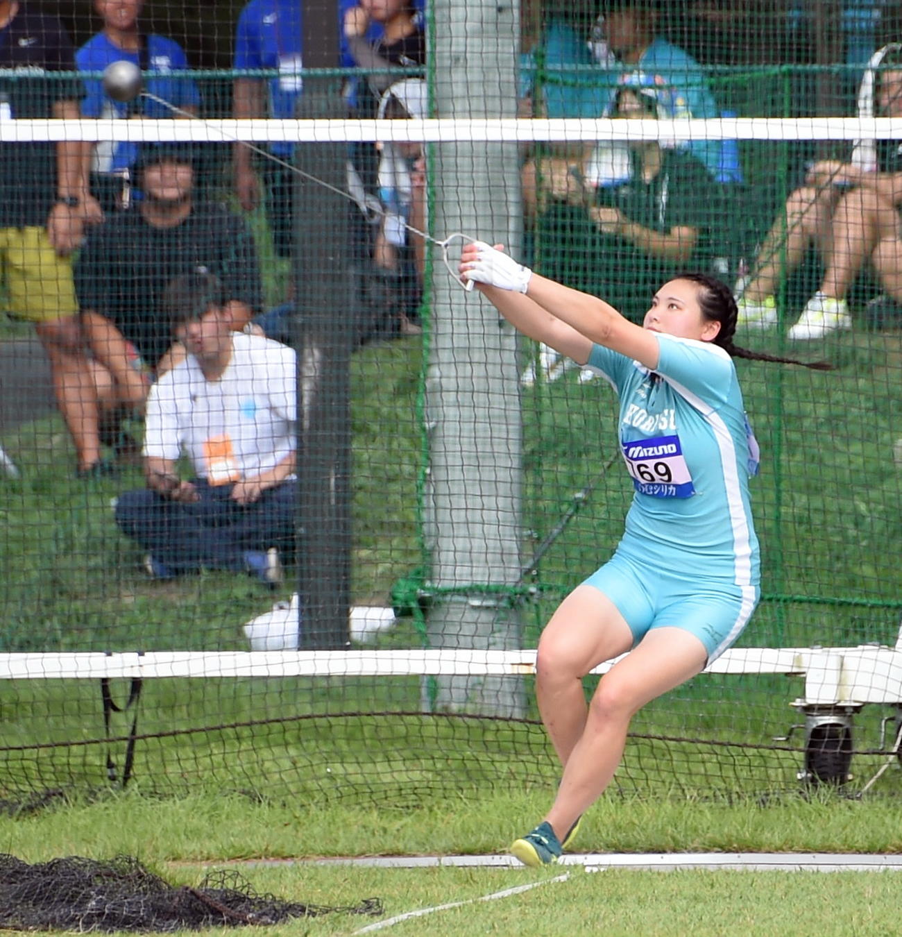 女子ハンマー投げで2連覇を達成した九州共立大・村上（撮影・山田愛斗）