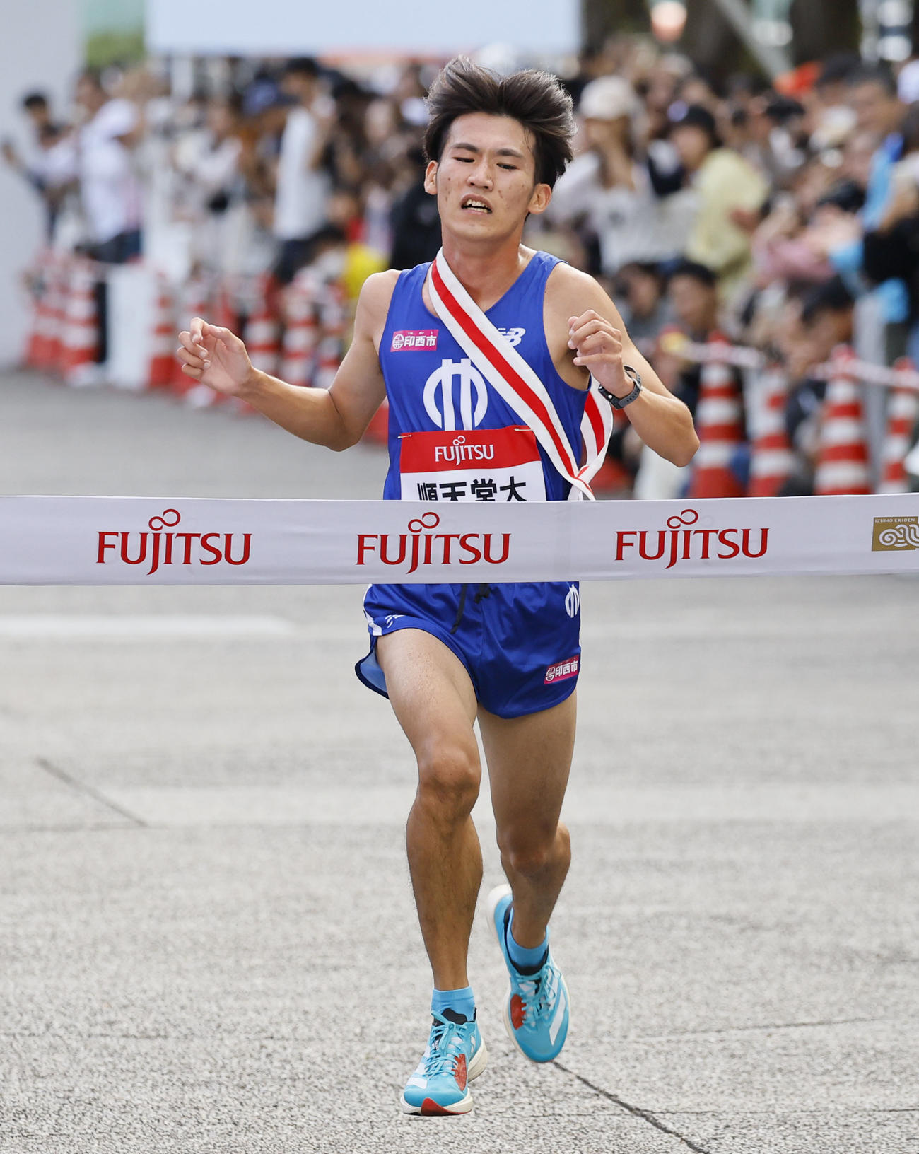 第35回出雲全日本大学選抜駅伝競走　10位でゴールする順大のアンカー石井一希（撮影・藤尾明華）