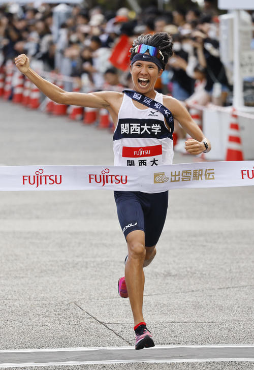 第35回出雲全日本大学選抜駅伝競走　11位でゴールする関西大のアンカー坂東壮琉（撮影・藤尾明華）