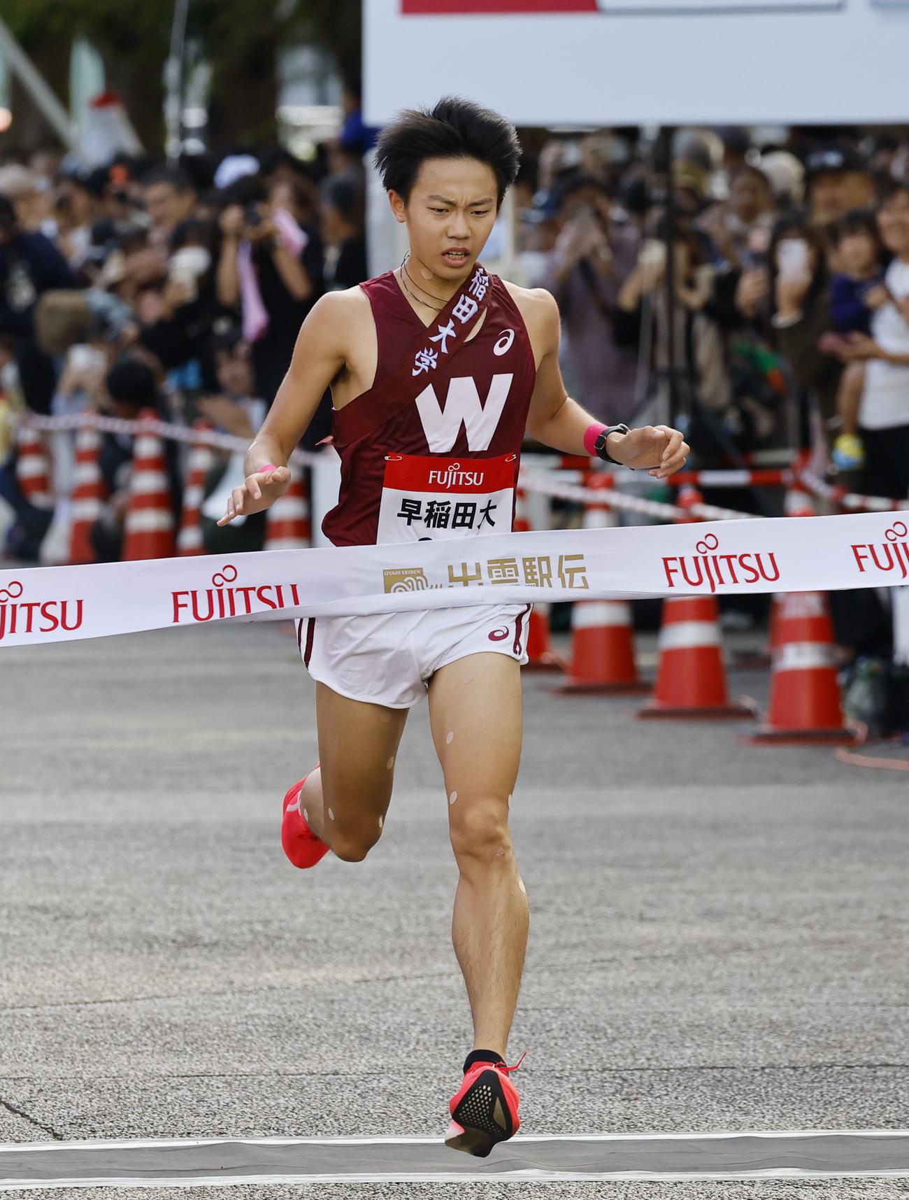 第35回出雲全日本大学選抜駅伝競走　6位でゴールする早大のアンカー長屋匡起（撮影・藤尾明華）