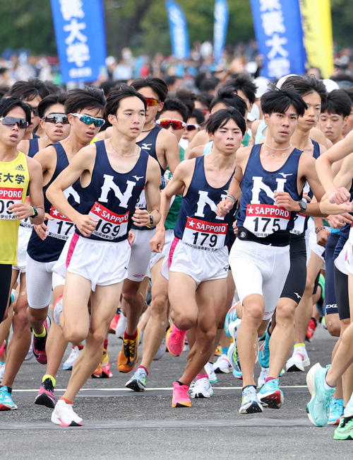 力走するする日大の選手たち（撮影・鈴木正人）