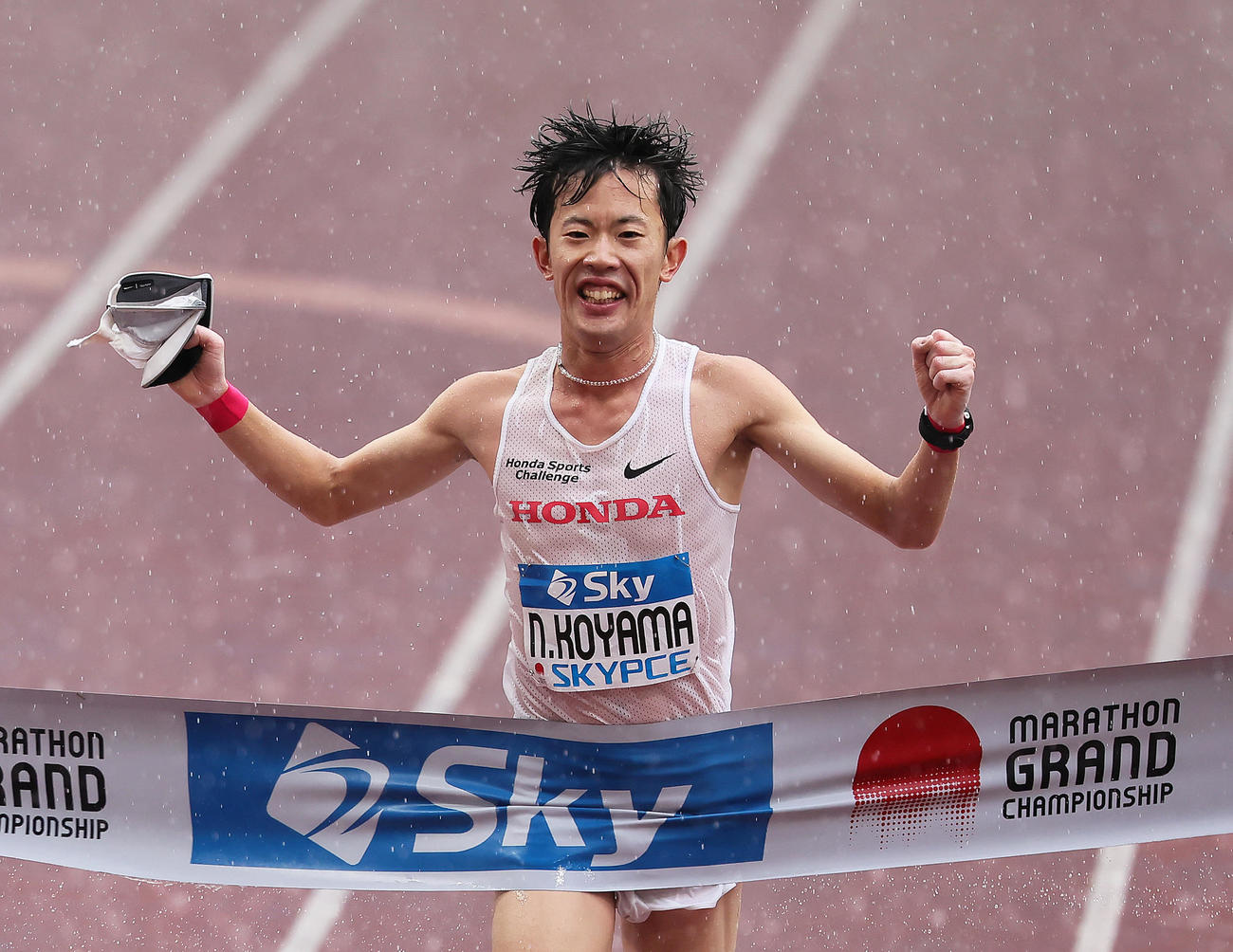 優勝した小山（撮影・足立雅史）