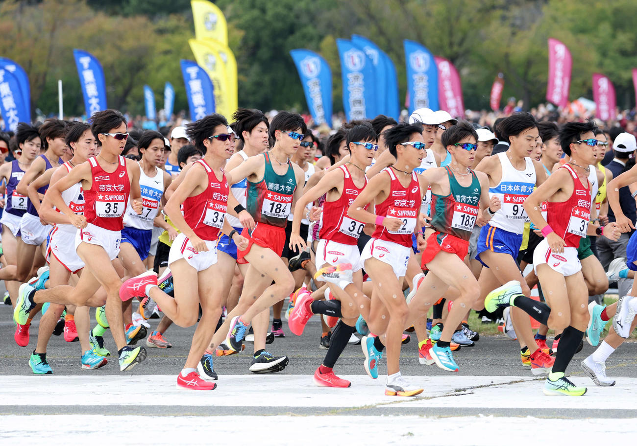力走する帝京大の選手たち（撮影・鈴木正人）