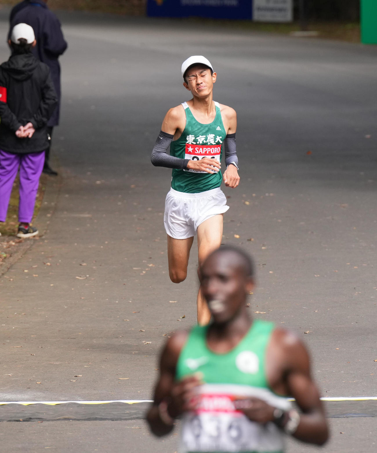 箱根駅伝予選会で日本人1位でゴールする東京農大・前田（撮影・菅敏）