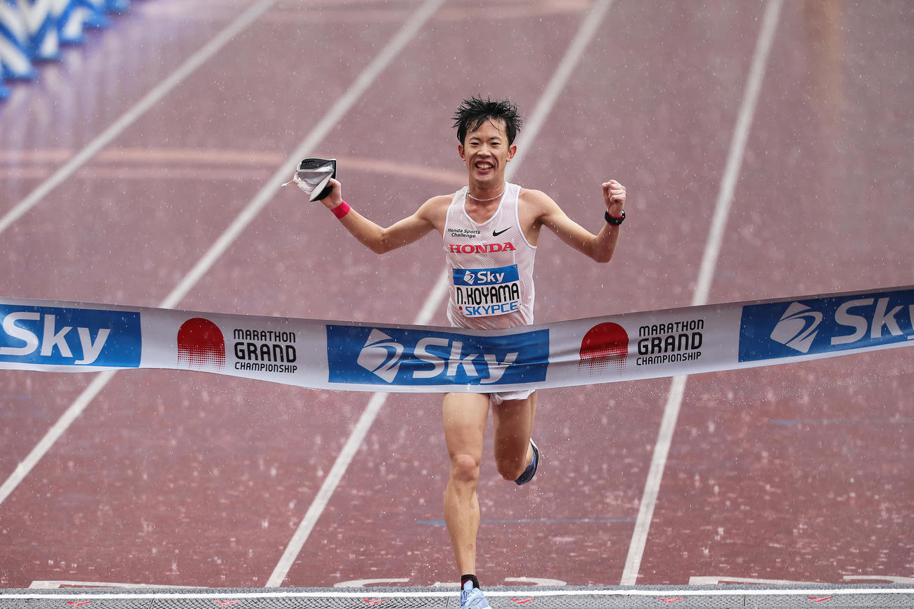 優勝した小山（撮影・足立雅史）