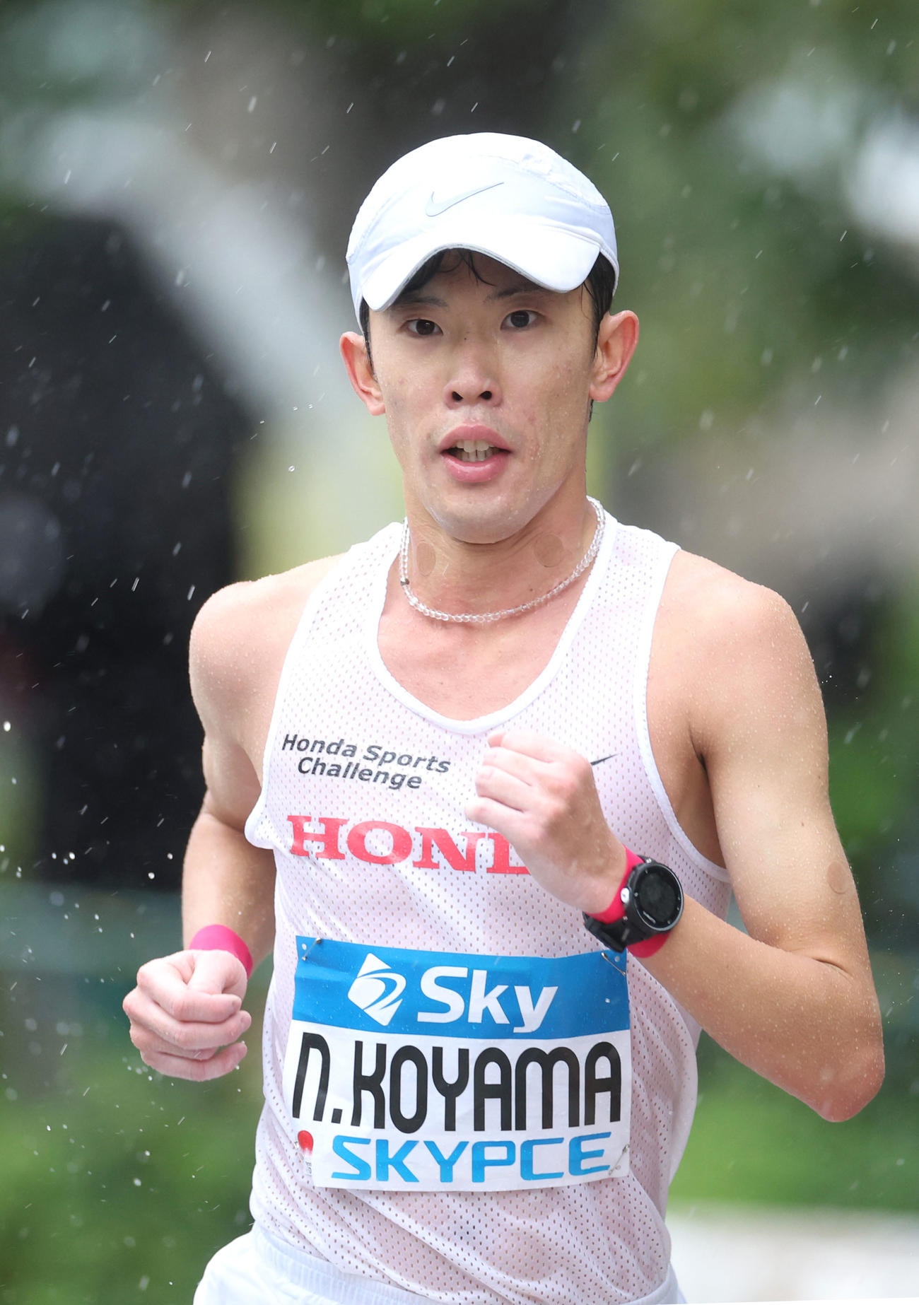 男子フルマラソン　39キロ付近を力走する小山直（代表撮影）