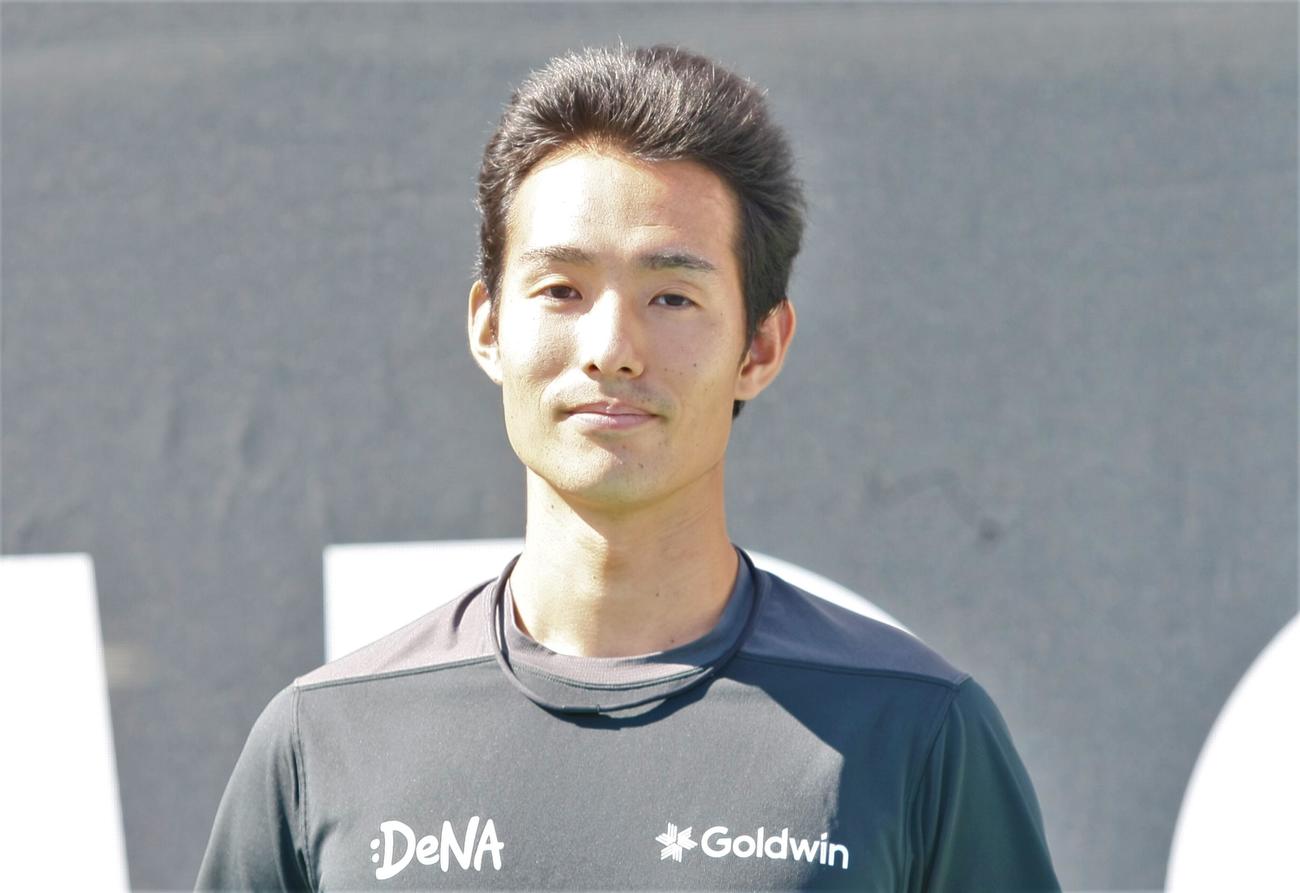 陸上の中距離大会「MDC」の開幕会見に登壇した館澤（撮影・藤塚大輔）