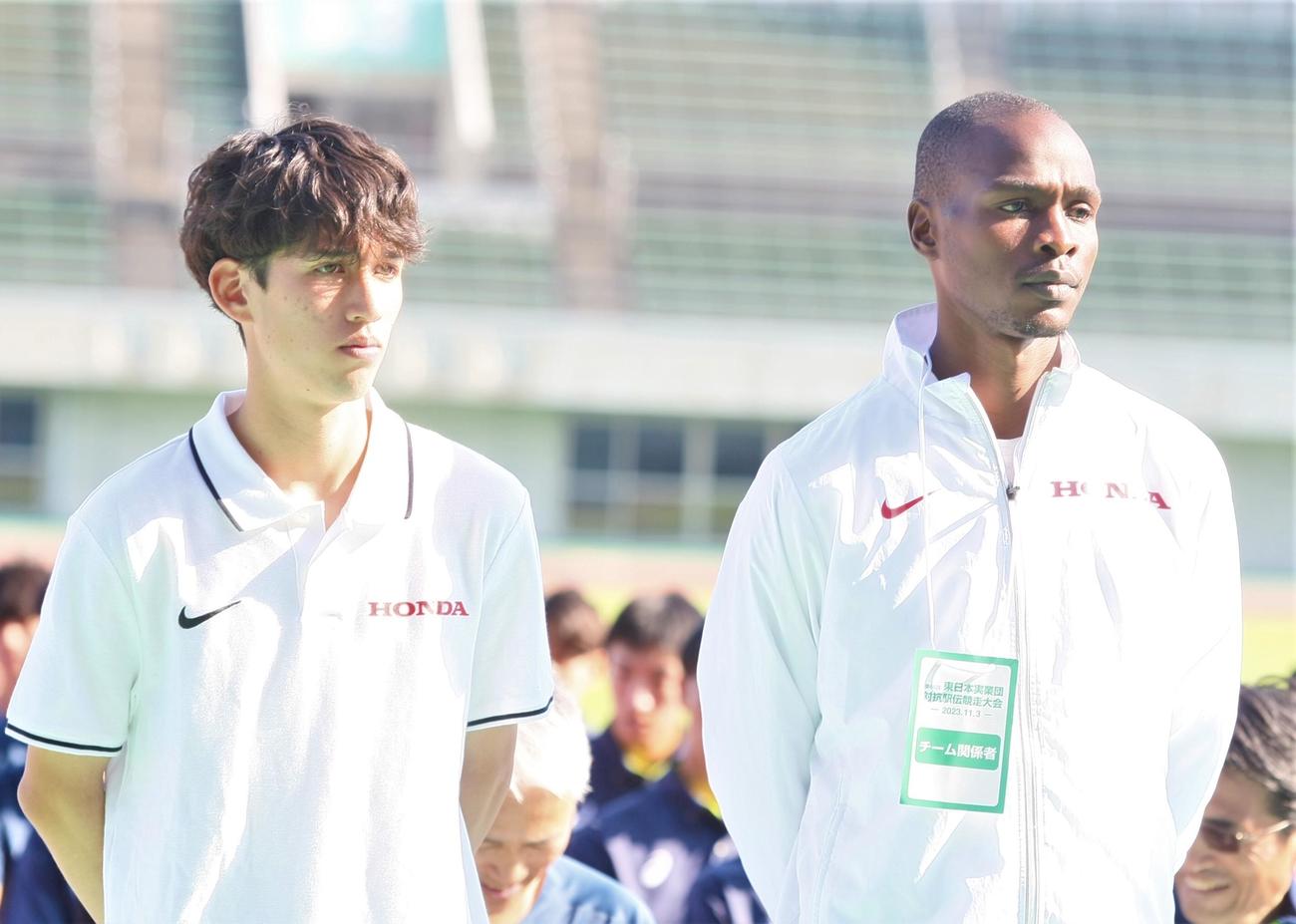 東日本実業団対抗駅伝　2位となったホンダ・丹所（左）とヴィンセント（撮影・藤塚大輔）