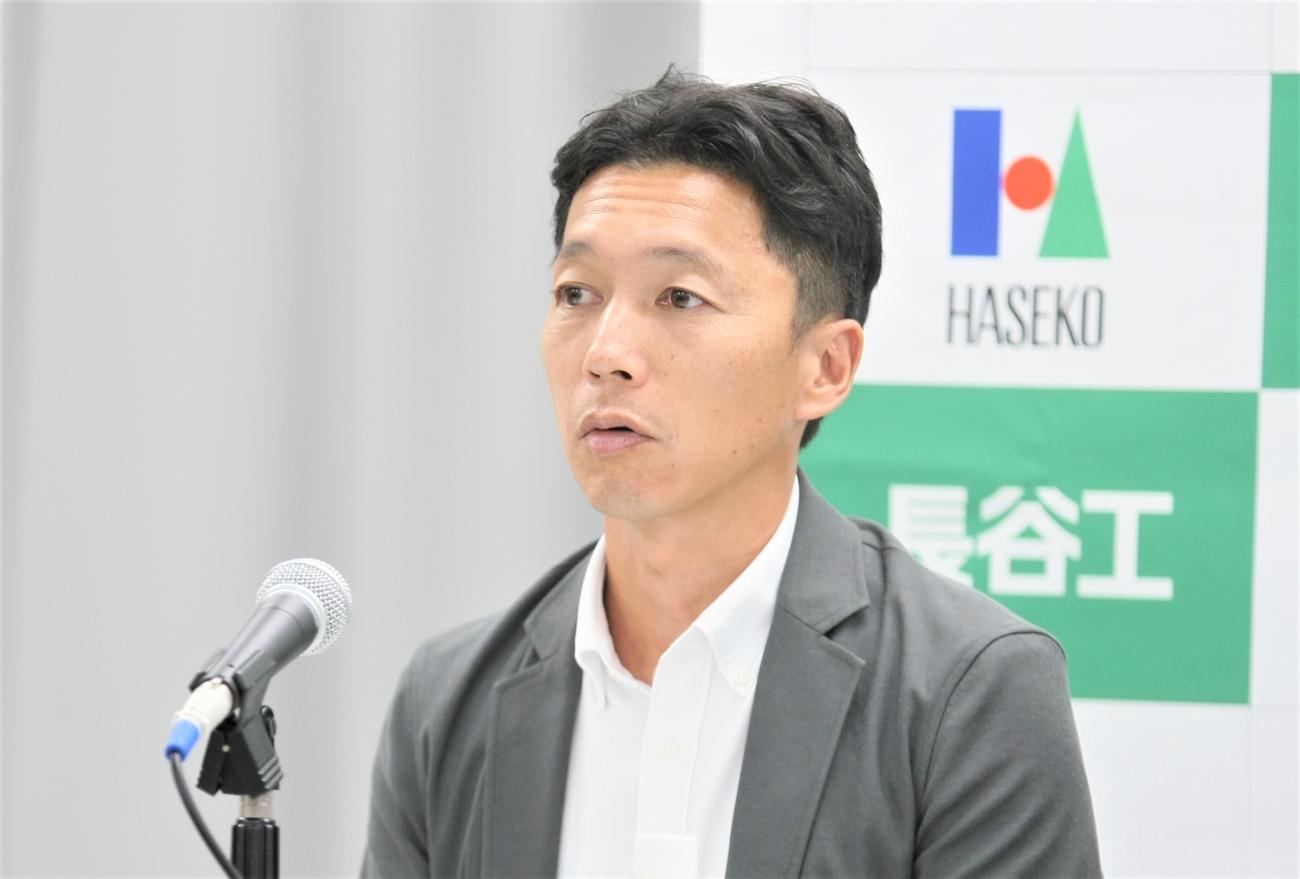 全日本大学駅伝の監督会見に登壇した中央大・藤原正和監督（撮影・藤塚大輔）