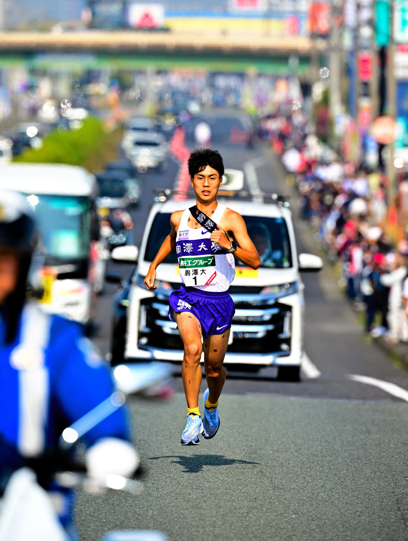 全日本大学駅伝　7区を走る駒大の鈴木芽吹（代表撮影）
