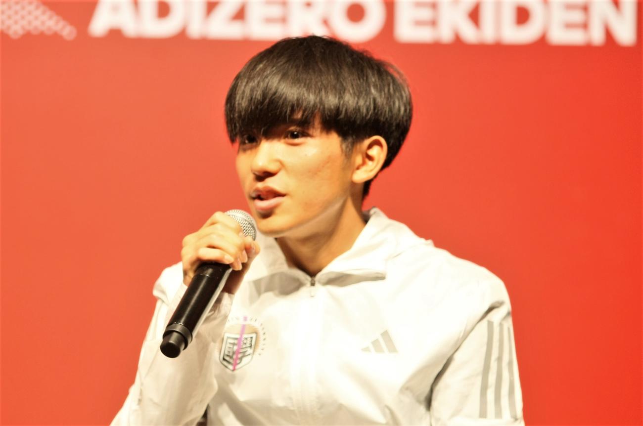 アディダスの新商品イベントに登場した国学院大・上原（撮影・藤塚大輔）