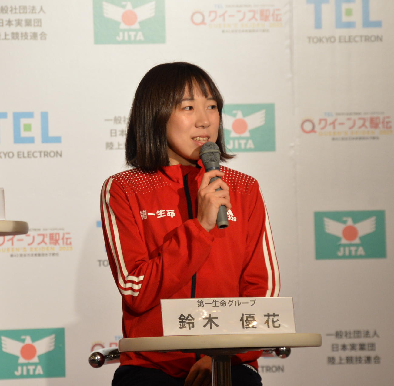 今日26日開幕のクイーンズ駅伝への意気込みを語る鈴木（撮影・濱本神威）