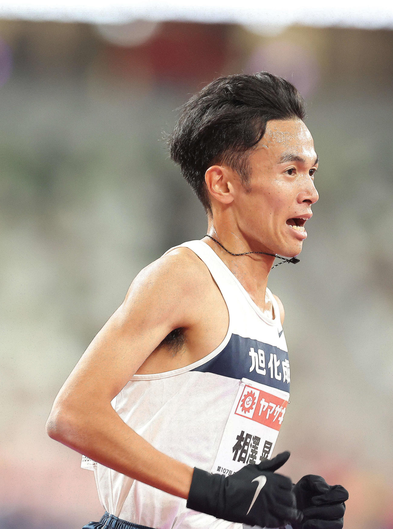 男子1万メートル　力走する相沢（撮影・河田真司）