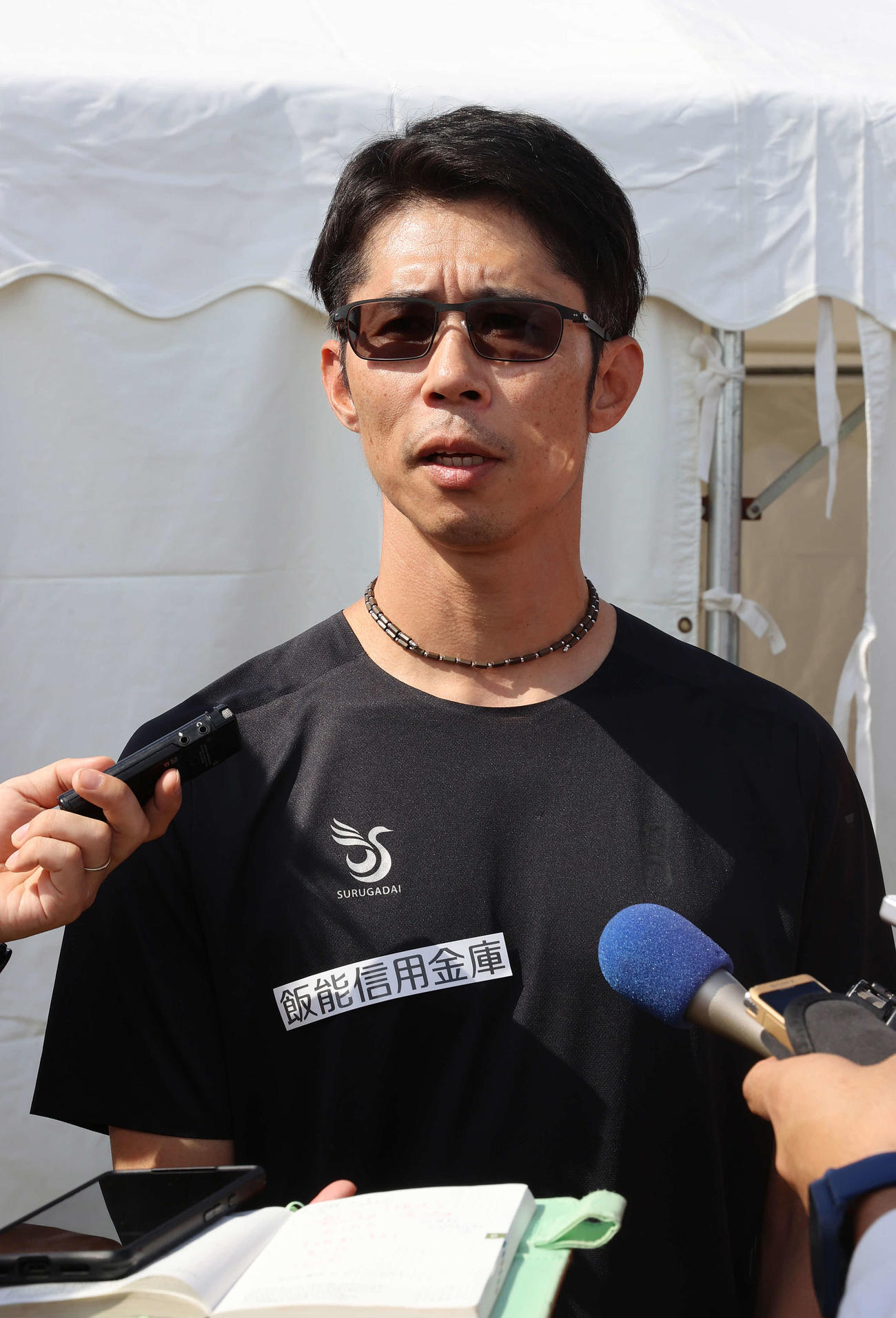 10月14日　箱根駅伝本大会出場を決め、取材に応じる駿河台大・徳本監督